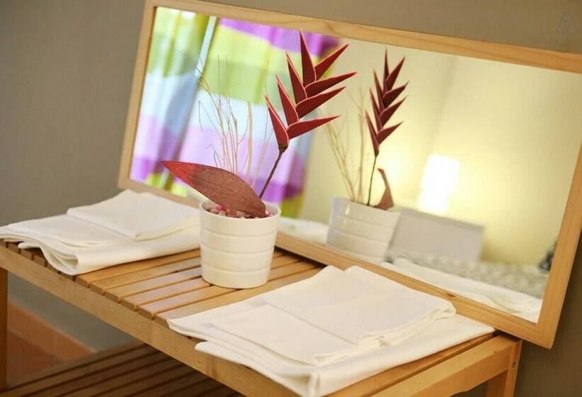 이코노미 룸, Bed And Breakfast Charming House