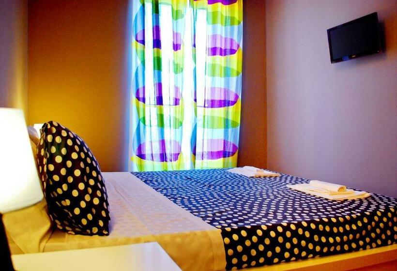 스탠다드 발코니 룸, Bed And Breakfast Charming House