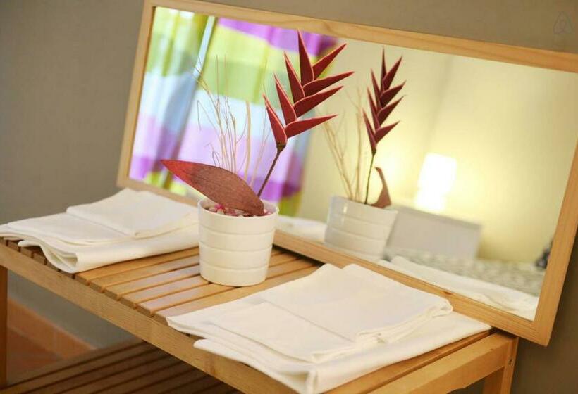 스탠다드 발코니 룸, Bed And Breakfast Charming House