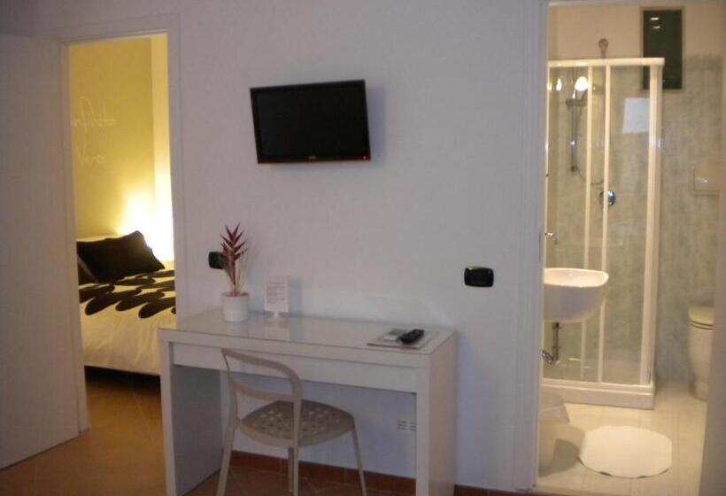 اتاق استاندارد سه نفره, Bed And Breakfast Charming House