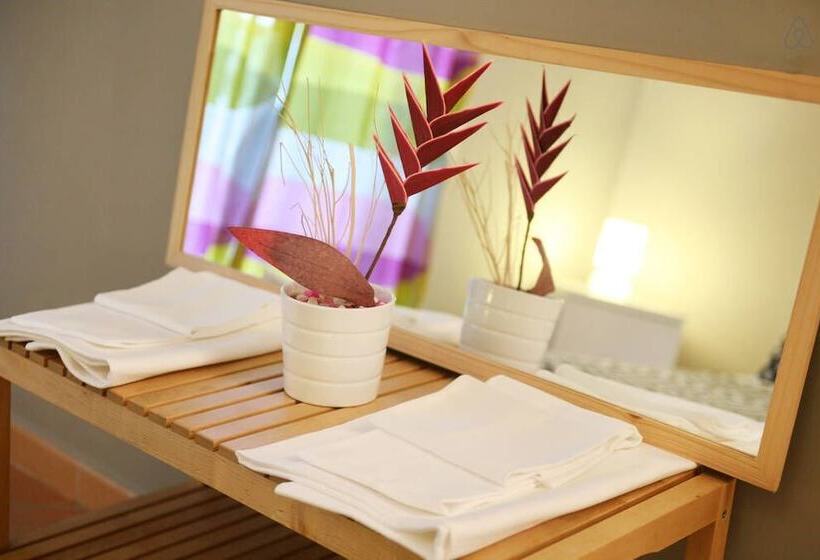 اتاق اکونومی, Bed And Breakfast Charming House