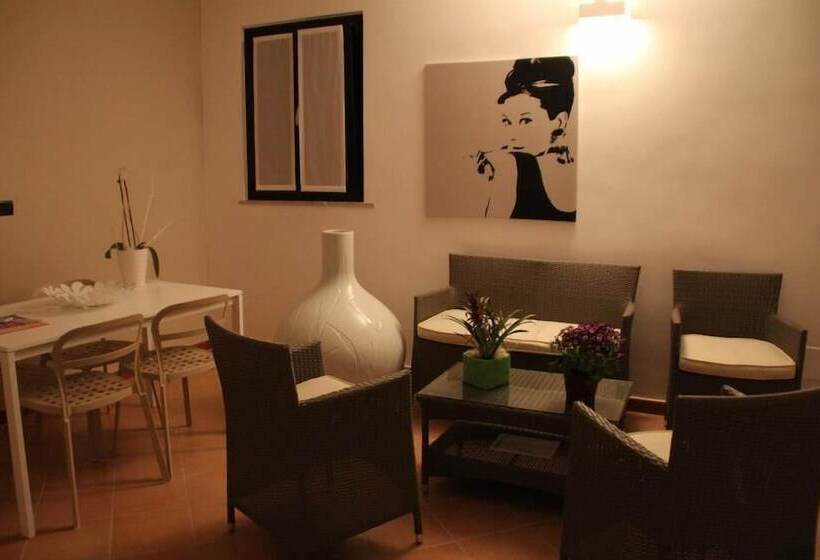 이코노미 룸, Bed And Breakfast Charming House