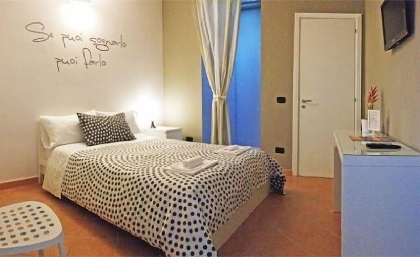 اتاق اکونومی, Bed And Breakfast Charming House