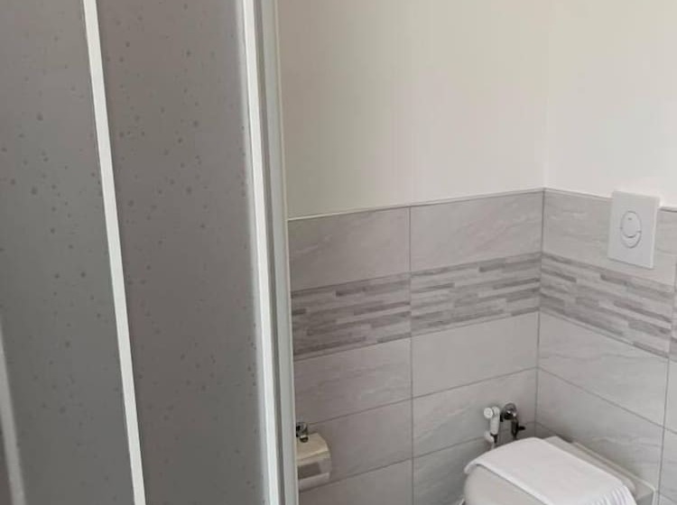 חדר סטנדרט, Gioema