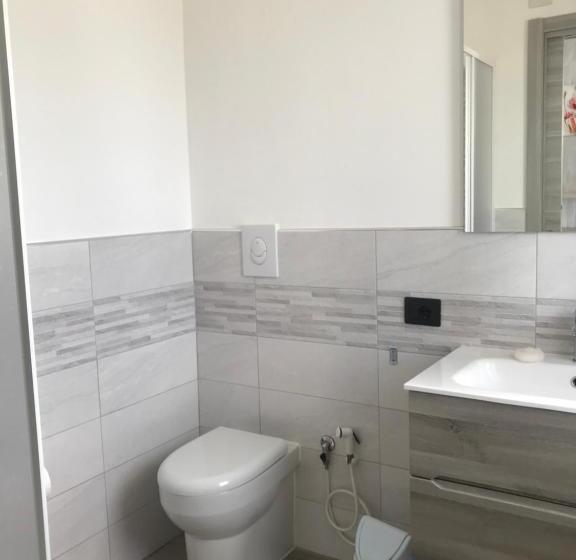 חדר משפחתי, Gioema