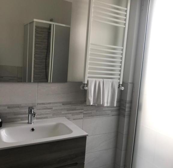 חדר משפחתי דלוקס, Gioema