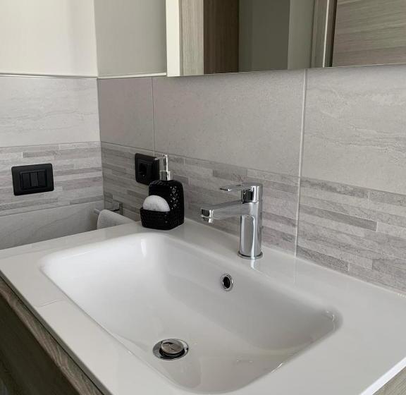 חדר משפחתי דלוקס, Gioema