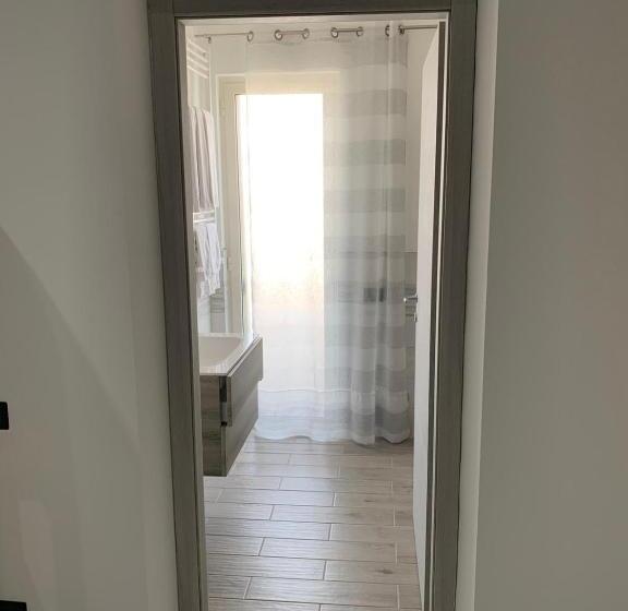 חדר משפחתי דלוקס, Gioema