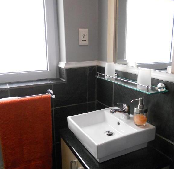 اتاق استاندارد با تخت دو نفره بزرگ, Rose Lodge