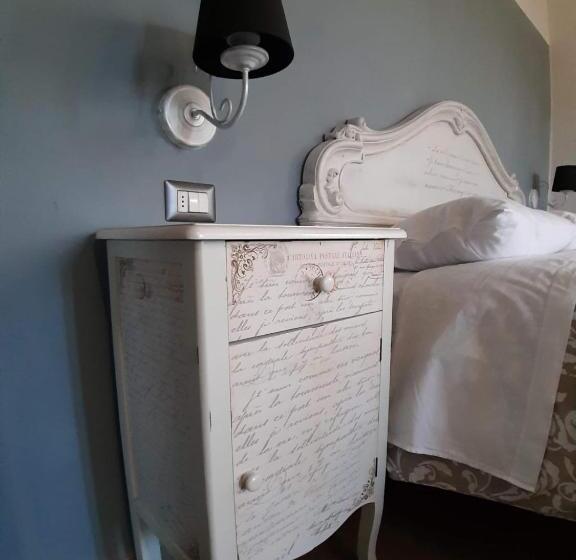 غرفة قياسية مطلّة علي حمام السباحة, Vistalago Versilia