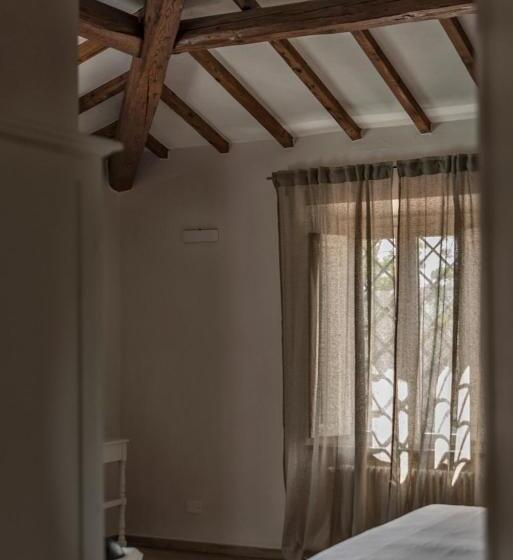 غرفة قياسية مطلّة علي حمام السباحة, Vistalago Versilia