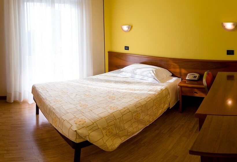 غرفة قياسية فردية, Terme Paradiso