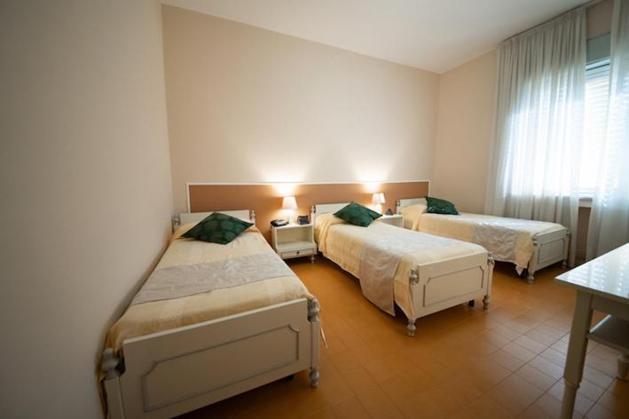 חדר סטנדרט לשלושה, Venezuela