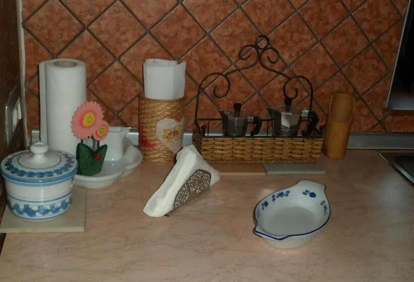 اتاق لوکس یک تخته, La Dea Bendata