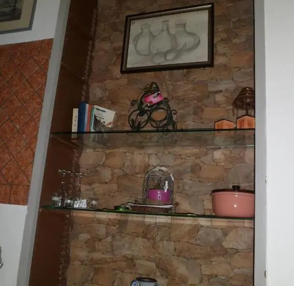 اتاق لوکس یک تخته, La Dea Bendata