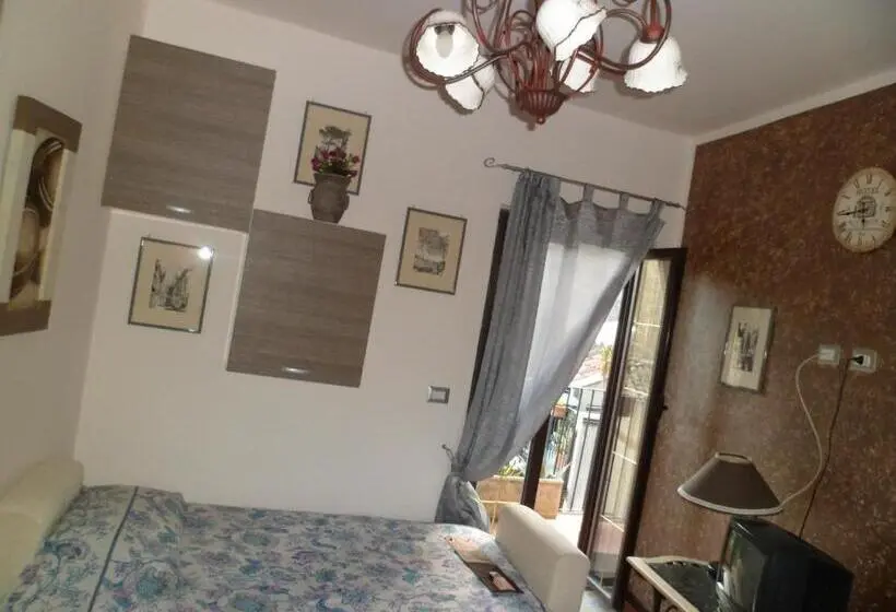 اتاق لوکس یک تخته, La Dea Bendata