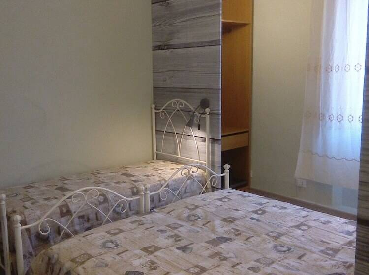 标准三人间共用浴室, Terre Di Creta...per Sognare