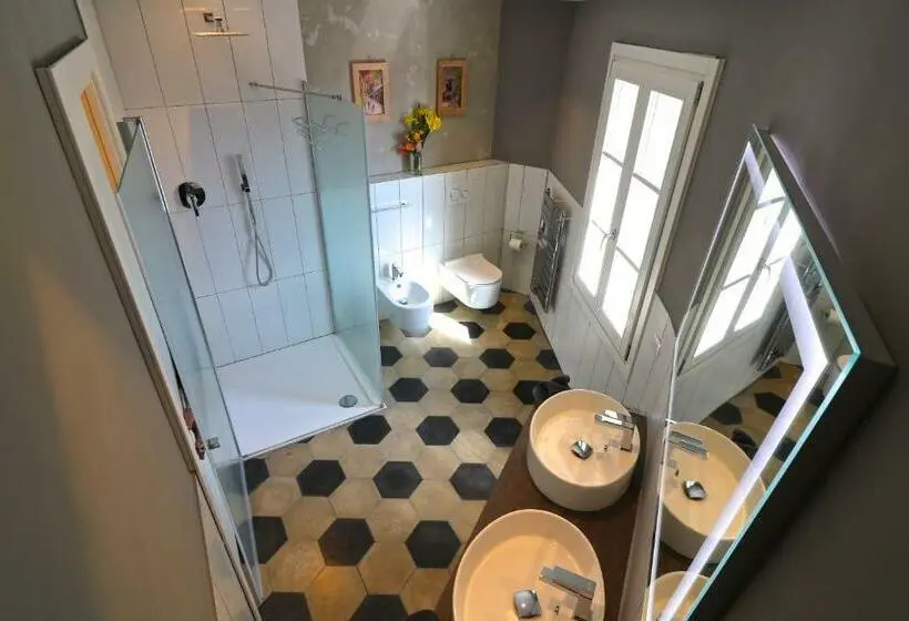 スイート, Villa De  Giacomi