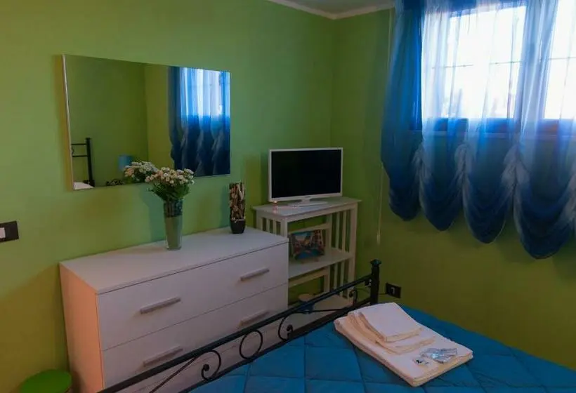 اتاق استاندارد با چشم‌انداز باغ, B&b L Orizzonte