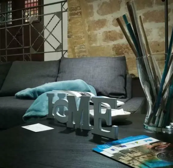 スタンダードスタジオ, B&b Piccolo Loft Del Borgo