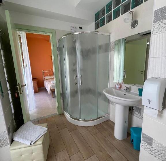 اتاق لوکس با چشمانداز دریا, B&b Vistamare