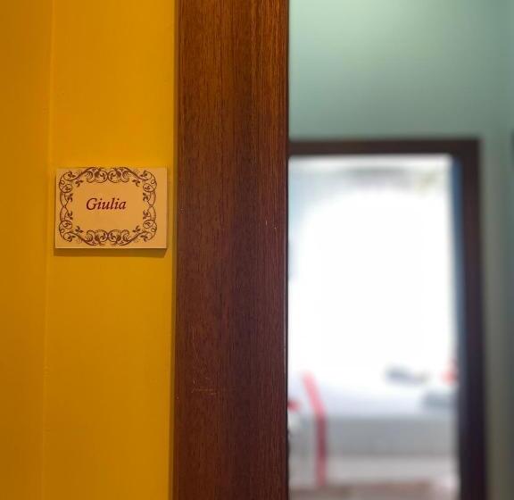 اتاق لوکس سه تخته, B&b Vistamare