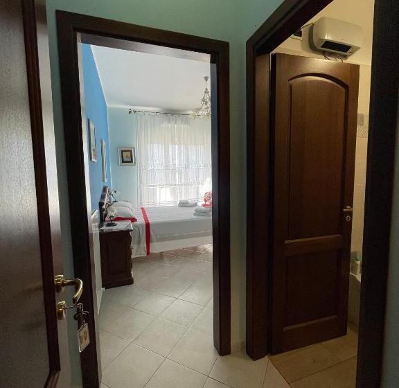 اتاق لوکس سه تخته, B&b Vistamare