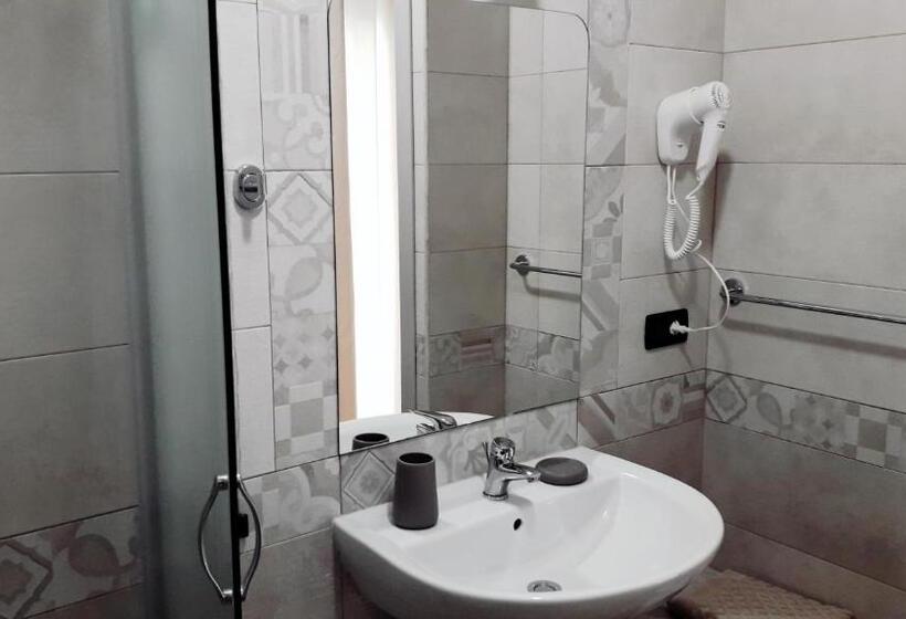 اتاق استاندارد با بالکن, B&b Vistamare