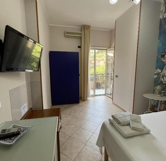 Номер Стандарт с Балконом, B&b Vistamare