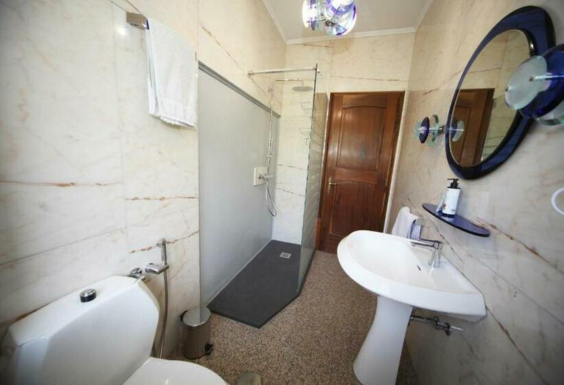 اتاق استاندارد با چشم‌انداز باغ, Sunshine Bnb