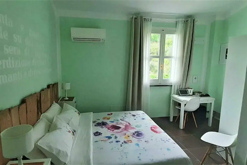 Superior-huone Puutarhanäkymä, Amandolevanto B&b