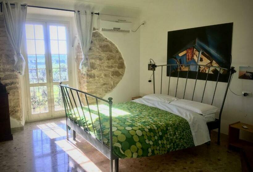 Perhesviitti, Il Secolo Breve B&b