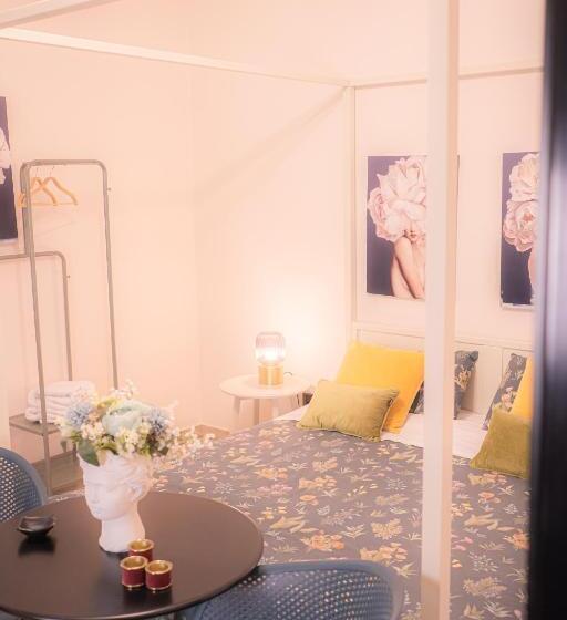 اتاق لوکس با بالکن, Il Verdi Home