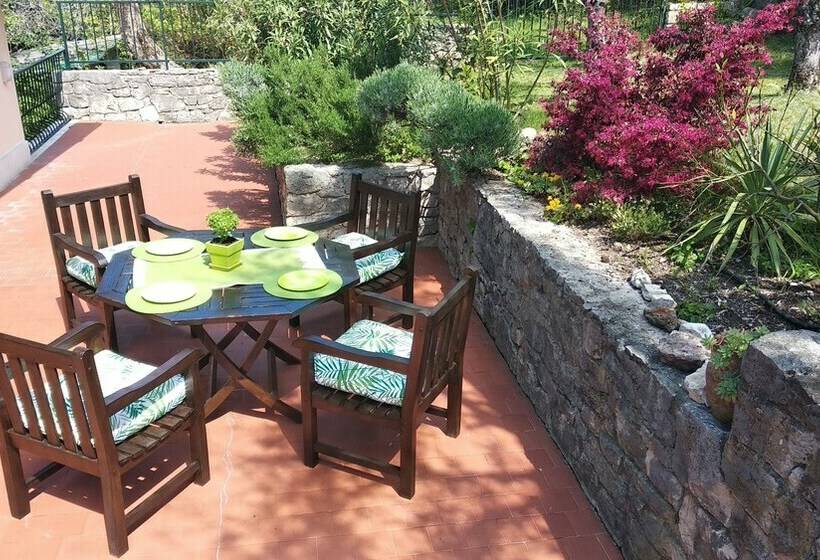 豪华两卧别墅, Villa Mary