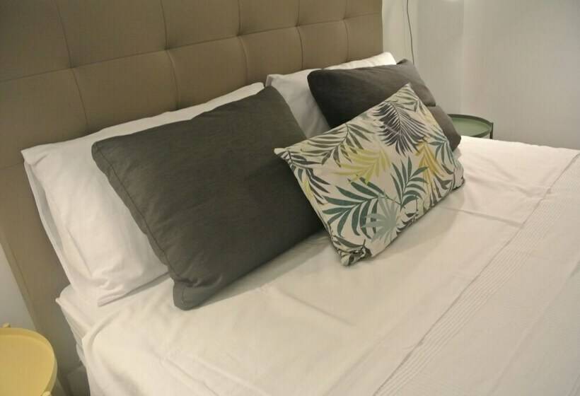 スタンダードルーム, Quattordici B&b