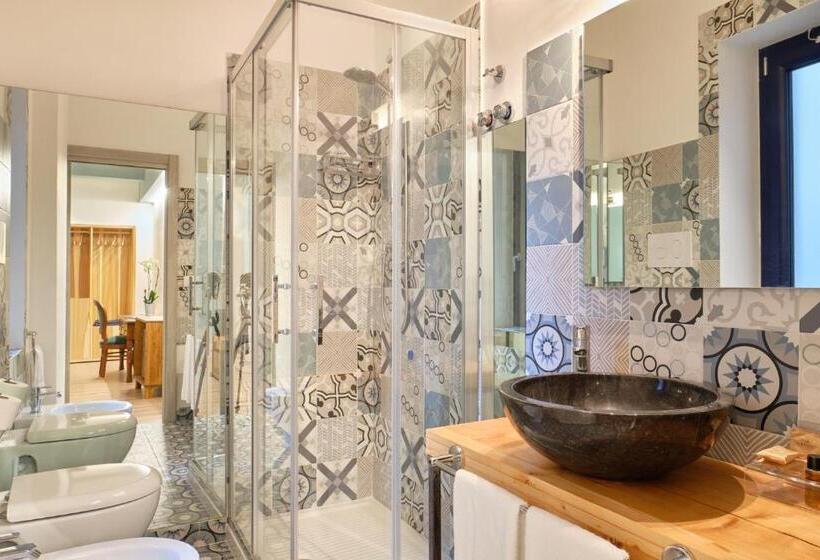 سوییت جونیور, La Via Del Porto Charme Rooms