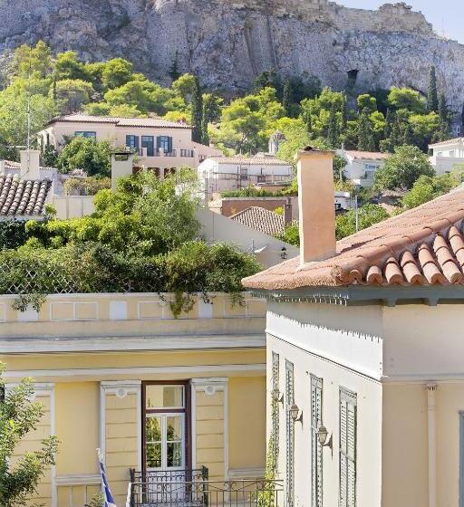 اتاق استاندارد با چشم‌انداز, Adrian