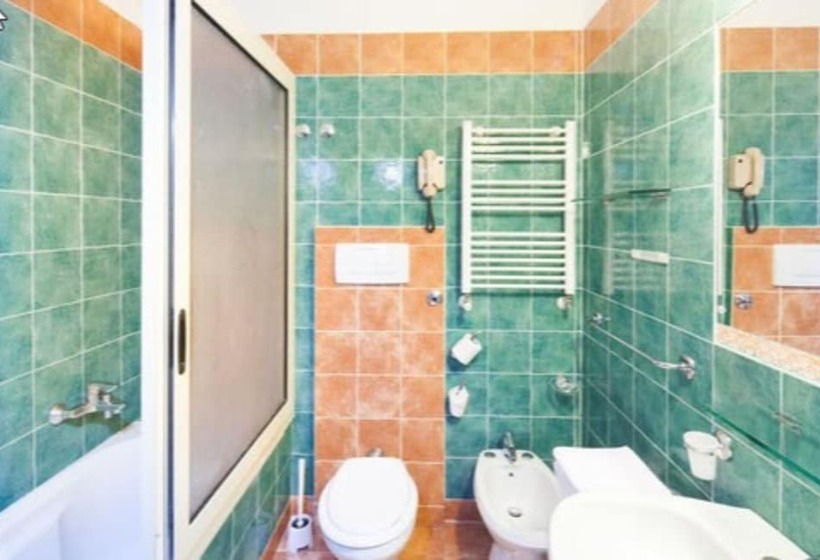 Четырехместный Номер Стандарт, Andromaco Palace