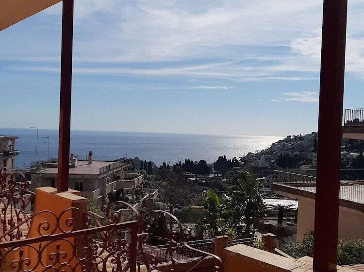 Четырехместный Номер Стандарт, Andromaco Palace