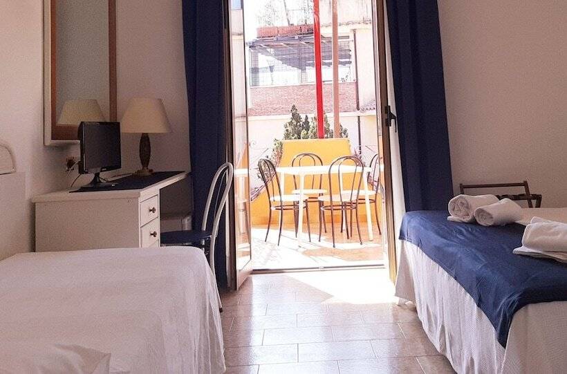 Четырехместный Номер Стандарт, Andromaco Palace