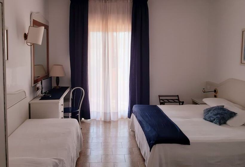 Четырехместный Номер Стандарт, Andromaco Palace