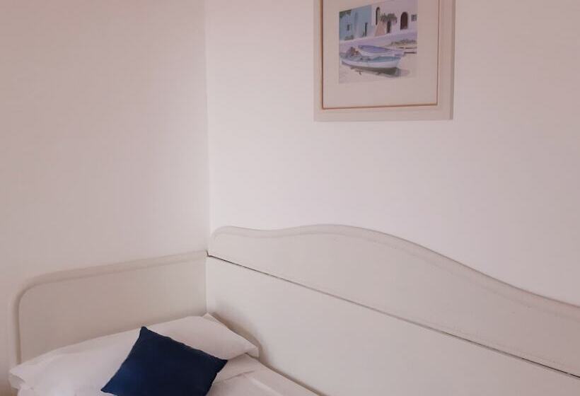 Четырехместный Номер Стандарт, Andromaco Palace