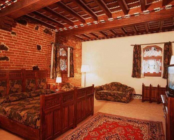 Люкс, Castello Di Pavone