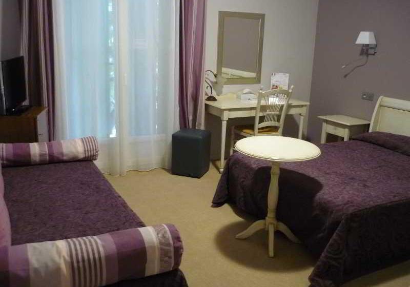 غرفة قياسية ثلاثية, Hôtel Restaurant Logis Hotellerie De Balajan