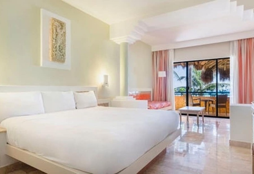 جناح جونيور مطلّ علي البحر, Iberostar Waves Quetzal