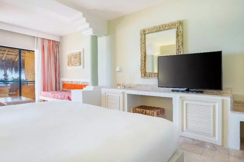 オーシャンビュージュニアスイート, Iberostar Waves Quetzal