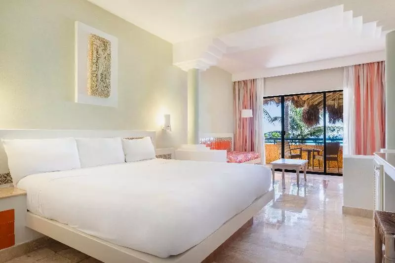 オーシャンビュージュニアスイート, Iberostar Waves Quetzal
