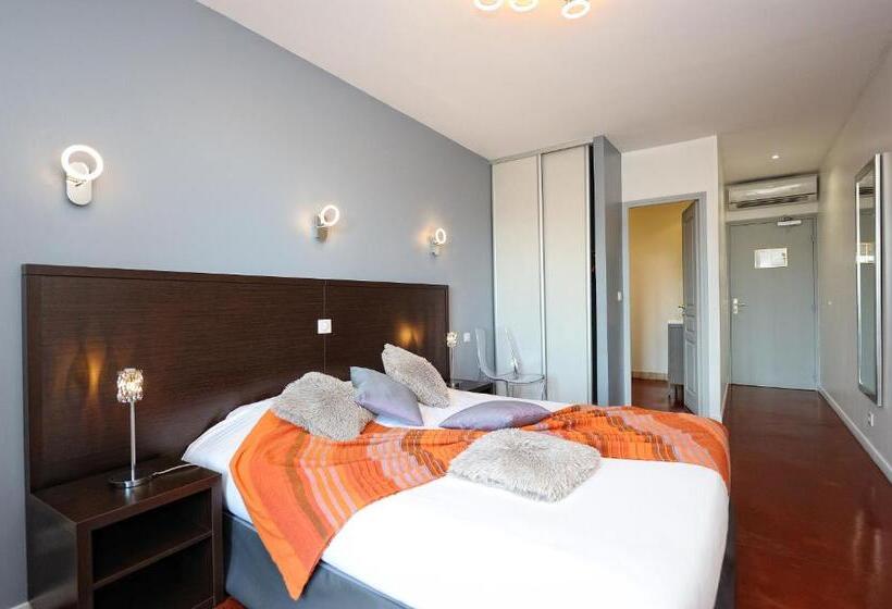 Номер Стандарт, Hotel le Tourisme