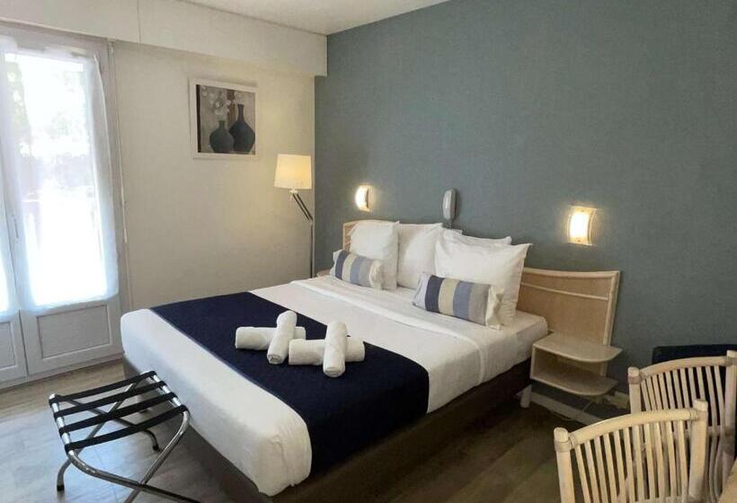 Comfort room with balcony, Les Cols Verts