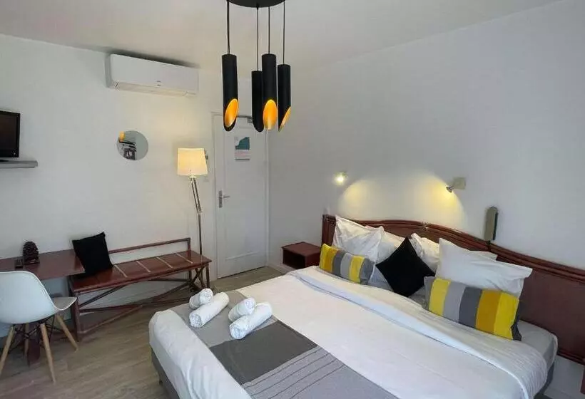 Comfort room with balcony, Les Cols Verts